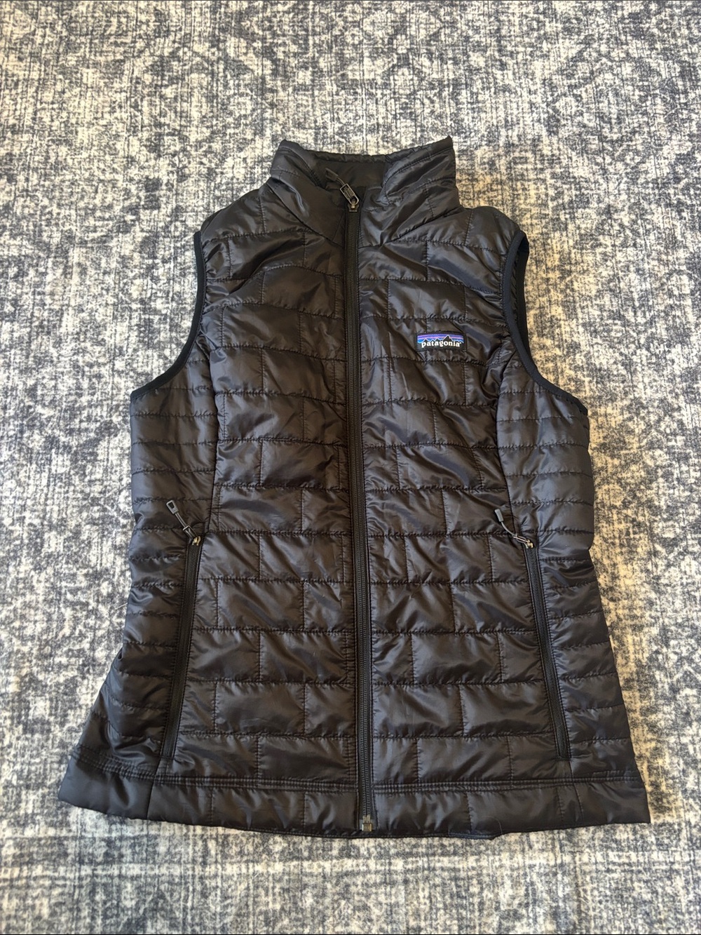 Patagonia Women’s NanoPuff Vest - small - black